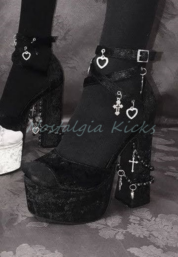 Gothic Black Velvet Platform H - Peep Toe Heels avis et prix