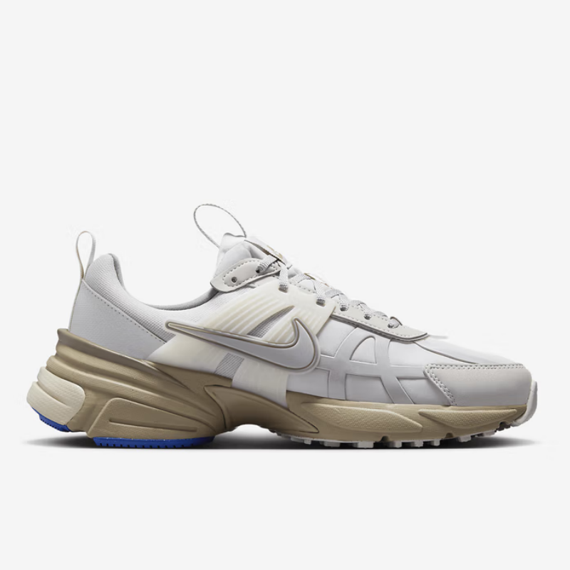 Nike's New Thick-Soled Dual-De - Women Shoes Must Have avis et prix