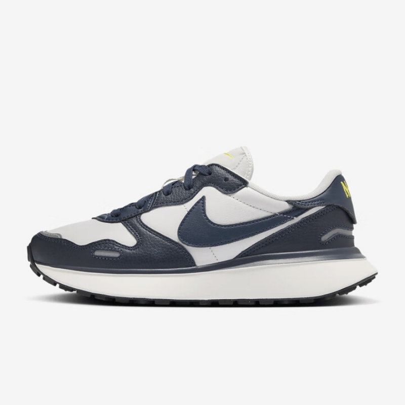 Nike Retro-Style Waffle Shoes  - Women Shoes Must Have avis et prix