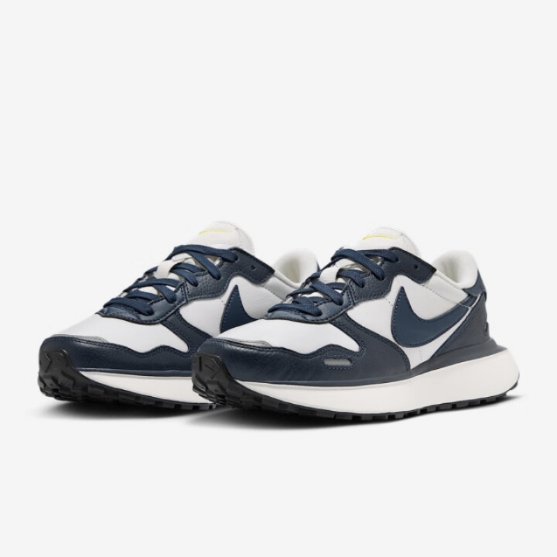 Nike Retro-Style Waffle Shoes  - Women Shoes Must Have avis et prix